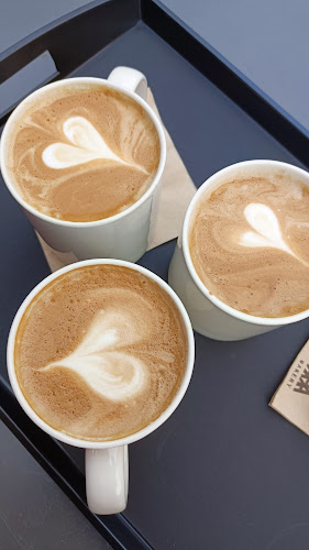 Comentarii opinii despre AAA 베이커리 카페