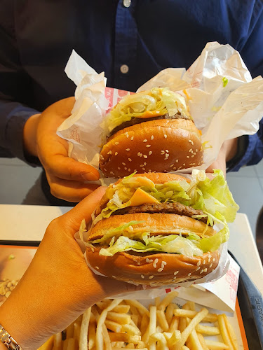 맥도날드 군포당동SK DT점 - 외식업