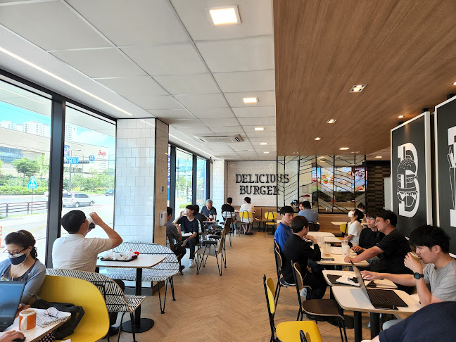 맥도날드 고양삼송DT점