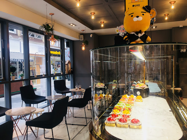 TARR TARR CHUNCHEON BRUNCH