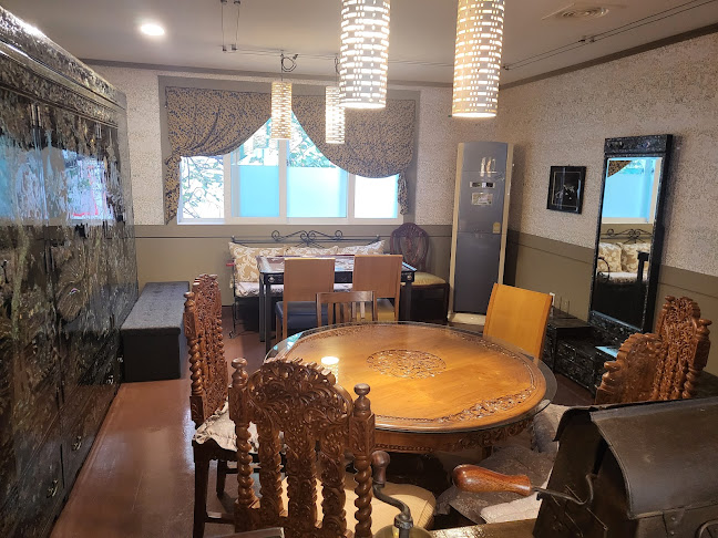 뉴트로 자개갤러리카페 - 외식업