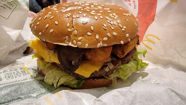 Opinii despre 맥도날드 강릉점 în 강릉시 - 외식업