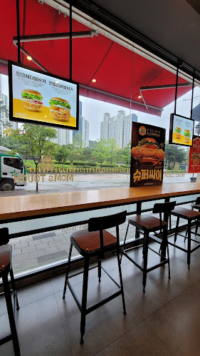 맘스터치 오산수청점