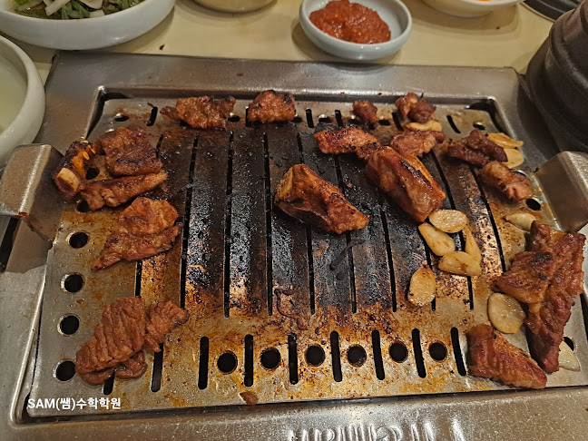 Opinii despre 용마루숯불갈비 în 밀양시 - 외식업