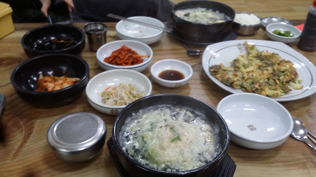 Opinii despre 소담굴밥집 în 아산시 - 외식업