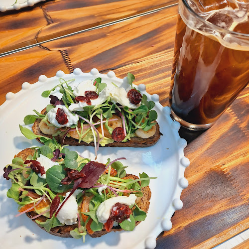 Opinii despre 지구빵집 în 아산시 - 외식업