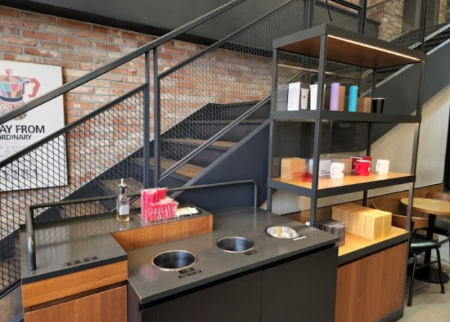 할리스커피 두정역점 - 외식업