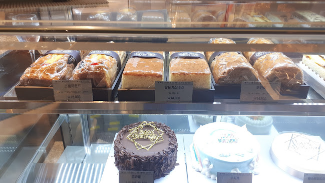 Comentarii opinii despre 웨스트진베이커리 본점