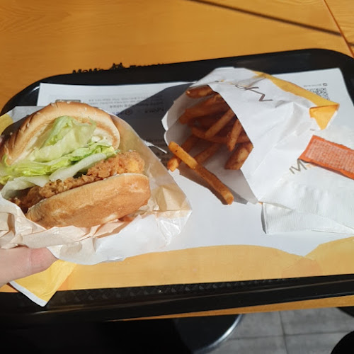 Opinii despre 맘스터치 경북영천점 în 영천시 - 외식업