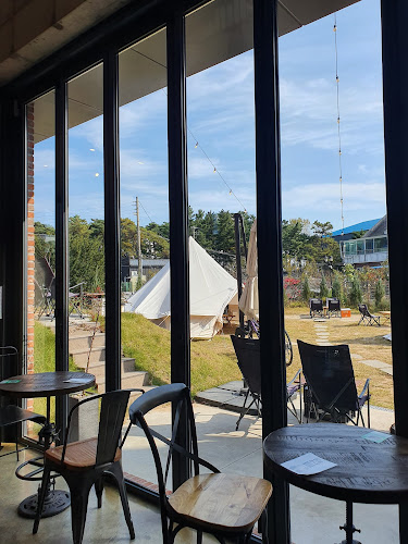 에브리모먼트커피 - 외식업