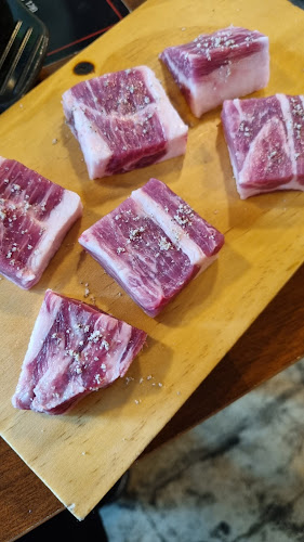 Comentarii opinii despre 짚고기 볏짚삼겹살