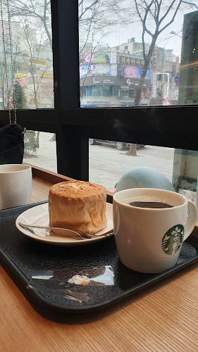 Opinii despre 스타벅스 부천신중동역점 în 부천시 - 외식업