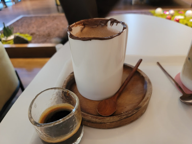 창원커피래빗홀 - 외식업