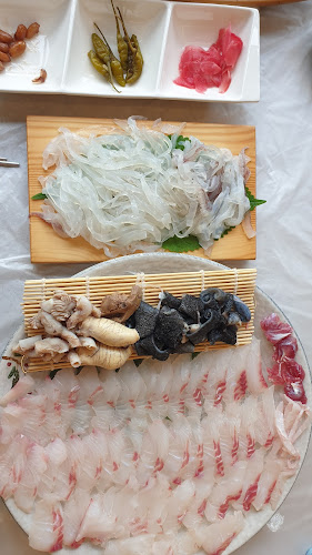 Comentarii opinii despre 성산포자연산회센타