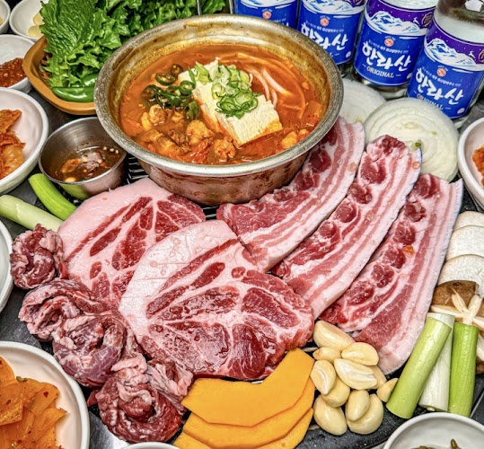 제주산숯불구이 함덕 흑돼지 한우 Black Pork Jeju Beef and Chicken