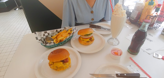 하이파이브 아메리칸 다이너 - 외식업