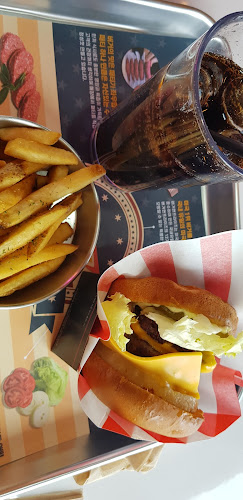 Comentarii opinii despre 버거앤프라이즈 포항송도비치점