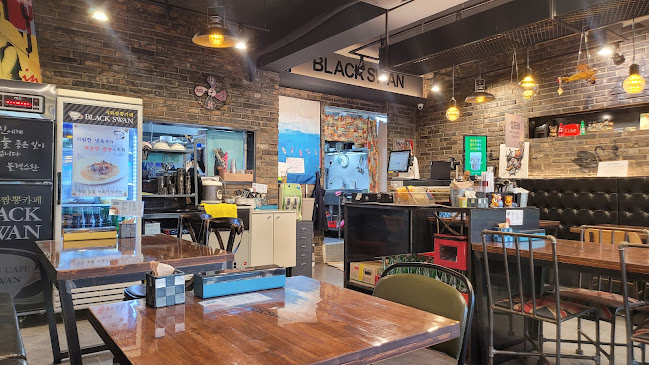 블랙스완 짬뽕카페 - 외식업