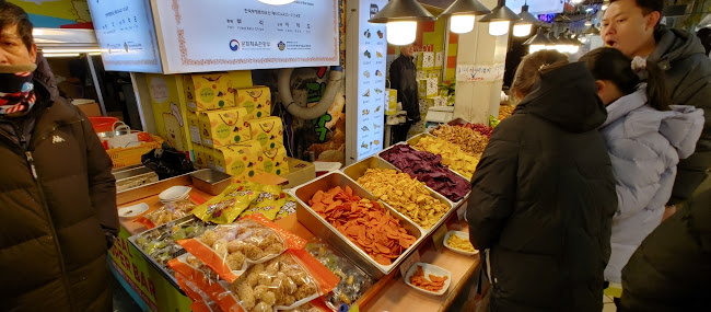 티각태각 속초점 - 외식업