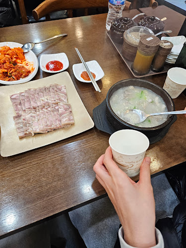 Comentarii opinii despre 최미삼순대국 오산점