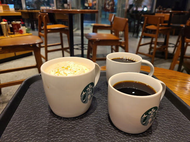 Opinii despre 스타벅스 판교알파돔타워점 în 성남시 - 외식업