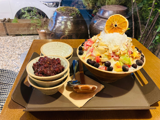 Opinii despre 카페소월 în 안성시 - 외식업