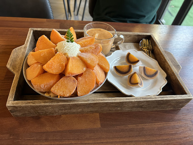 Cafe홍시궁 본점 - 전주시