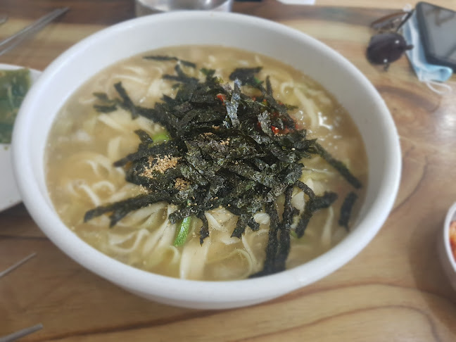 Comentarii opinii despre 부명칼국수