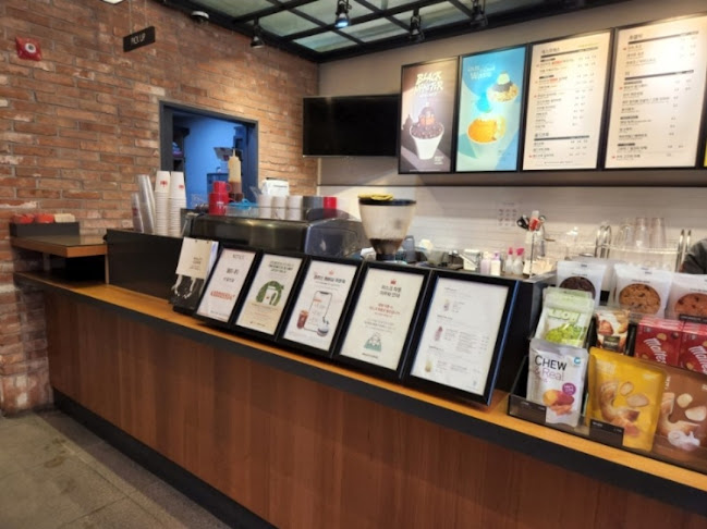 Opinii despre 할리스커피 두정역점 în 천안시 - 외식업