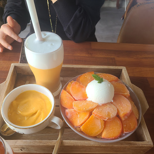 Opinii despre Cafe홍시궁 본점 în 전주시 - 외식업