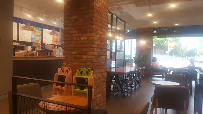 Opinii despre 이디야커피 신기동점 în 양산시 - 외식업