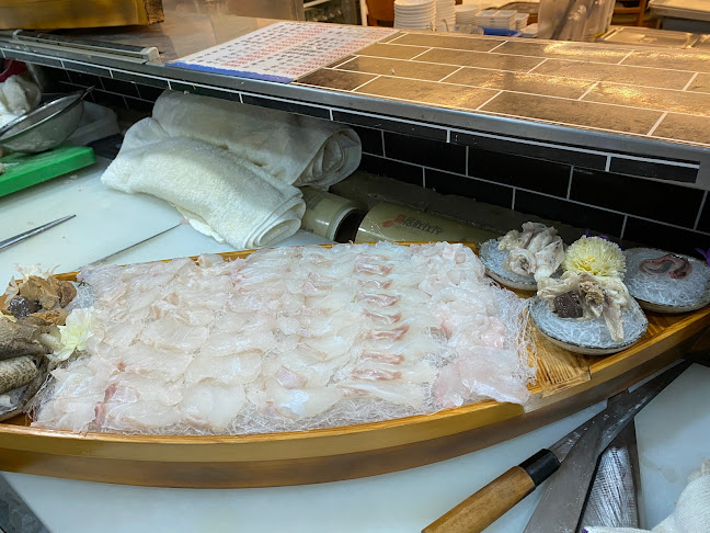 Opinii despre 성산포자연산회센타 în 서귀포시 - 외식업