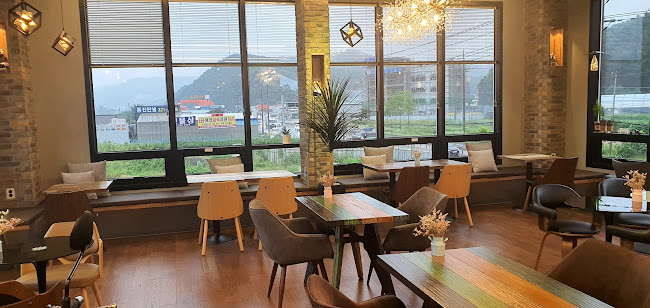 Opinii despre 트라이크 하우스 în 용인시 - 외식업