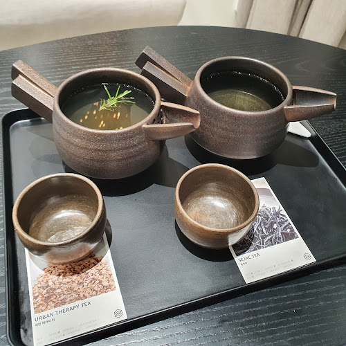 어반런드렛 더 테라스 - 외식업