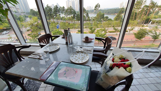 경기도 수원시 영통구 광교호수공원로 80 KR 앨리웨이 어라운드라이프 3층