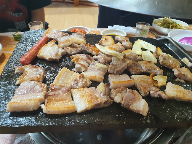 뚱이네돌구이 - 외식업