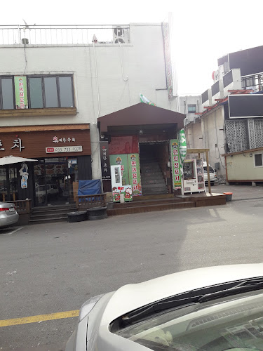 Opinii despre 홍대편의점포차 în 원주시 - 외식업