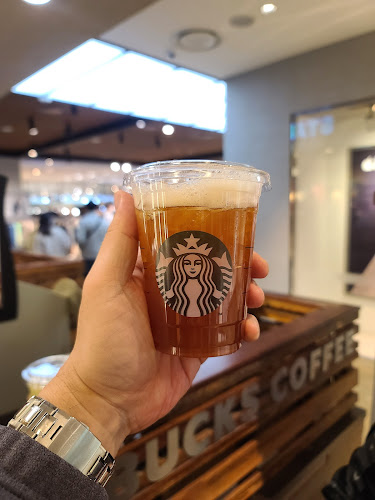 Opinii despre 스타벅스 신세계의정부6F점 în 의정부시 - 외식업