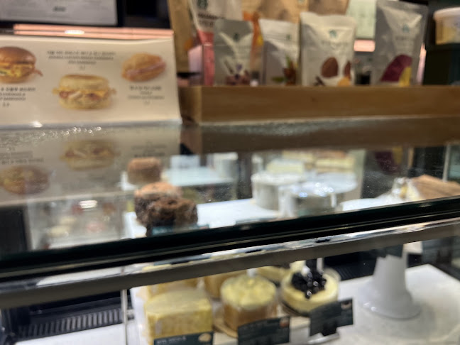 Comentarii opinii despre 스타벅스 신세계의정부6F점