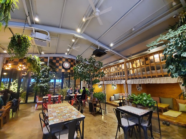 Opinii despre 뒤뜰 în 고양시 - 외식업