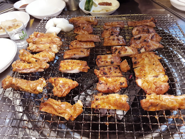 Comentarii opinii despre 한가네숯불닭갈비 수원인계점