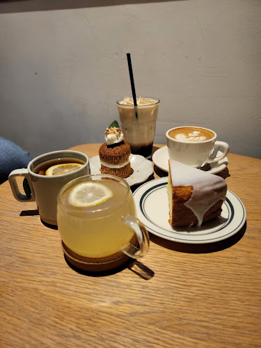 Opinii despre 오월커피 în 강릉시 - 외식업