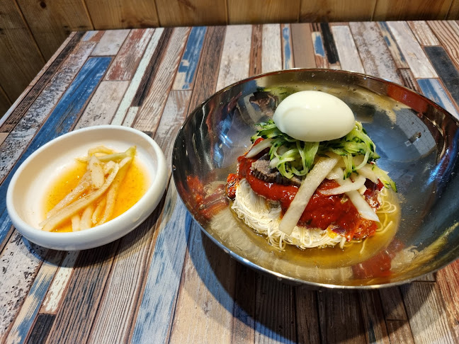 Comentarii opinii despre 김해삼일곰탕밀면