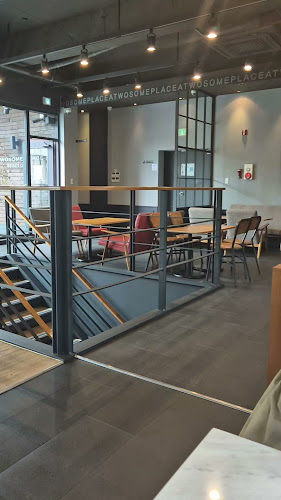 Opinii despre 투썸플레이스 김해삼계점 în 김해시 - 외식업