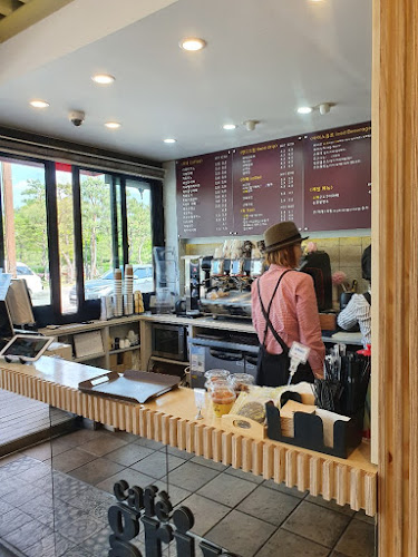 Opinii despre 카페그립지 în 양주시 - 외식업