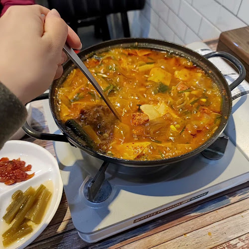 김해삼일곰탕밀면 - 외식업