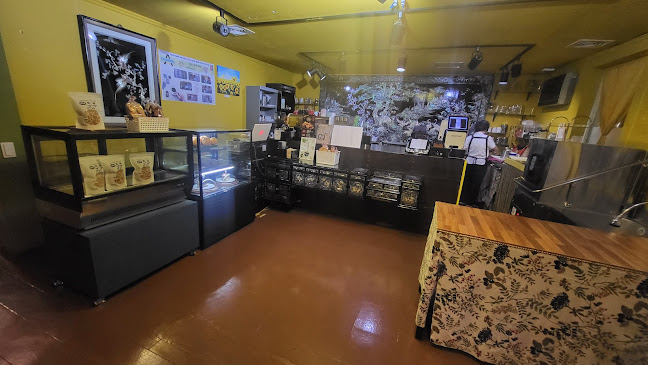 Opinii despre 뉴트로 자개갤러리카페 în 경주시 - 외식업