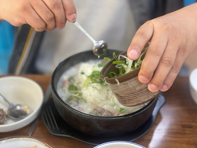 큰시장순대국 - 외식업