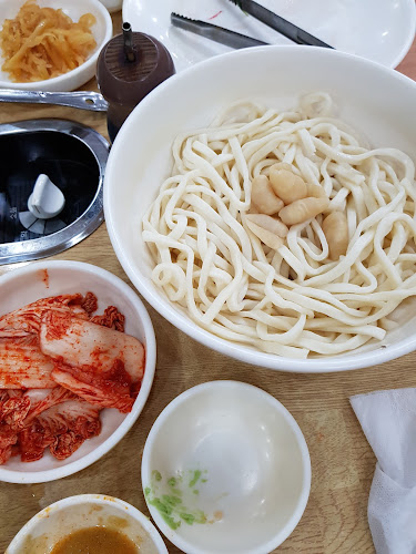Opinii despre 등촌샤브칼국수 목포점 în 목포시 - 외식업