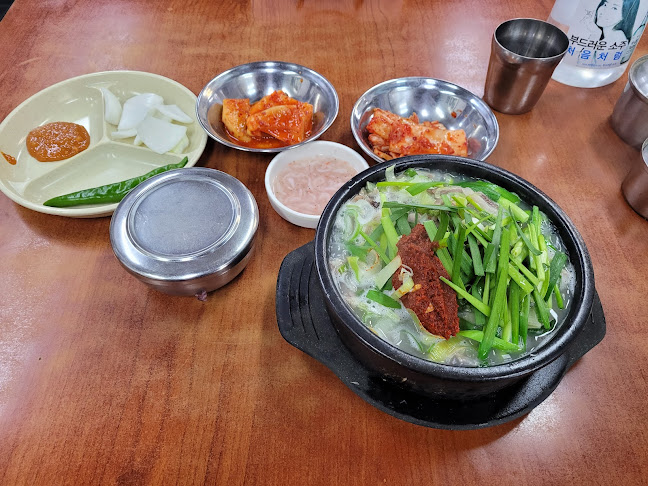 Comentarii opinii despre 가마솥돼지국밥